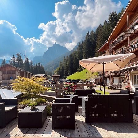 Hotel Valacia Поца ди Фаса Екстериор снимка