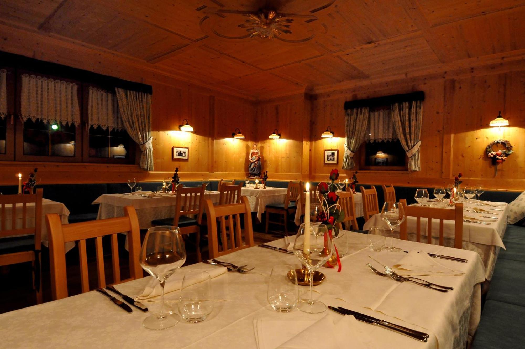 Hotel Valacia Поца ди Фаса Екстериор снимка