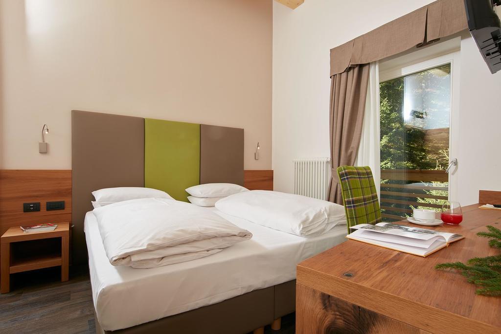 Hotel Valacia Поца ди Фаса Екстериор снимка