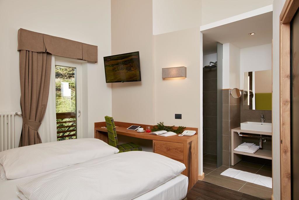 Hotel Valacia Поца ди Фаса Екстериор снимка