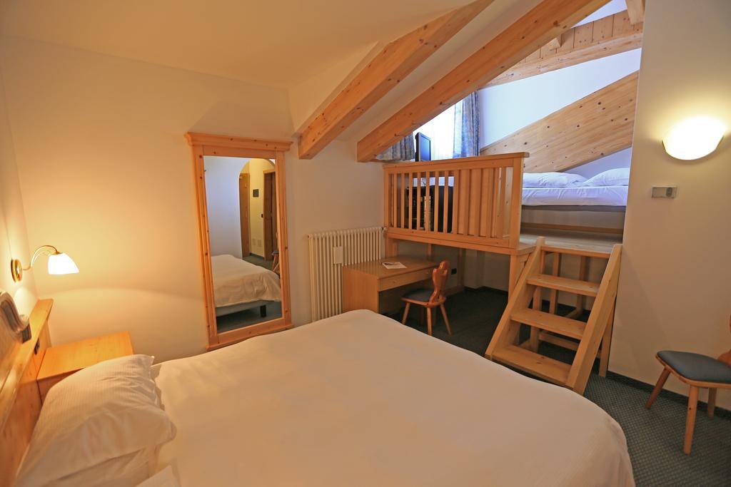 Hotel Valacia Поца ди Фаса Екстериор снимка