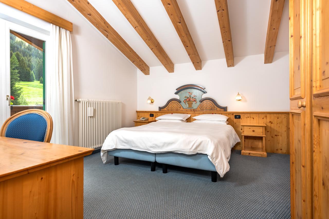 Hotel Valacia Поца ди Фаса Екстериор снимка