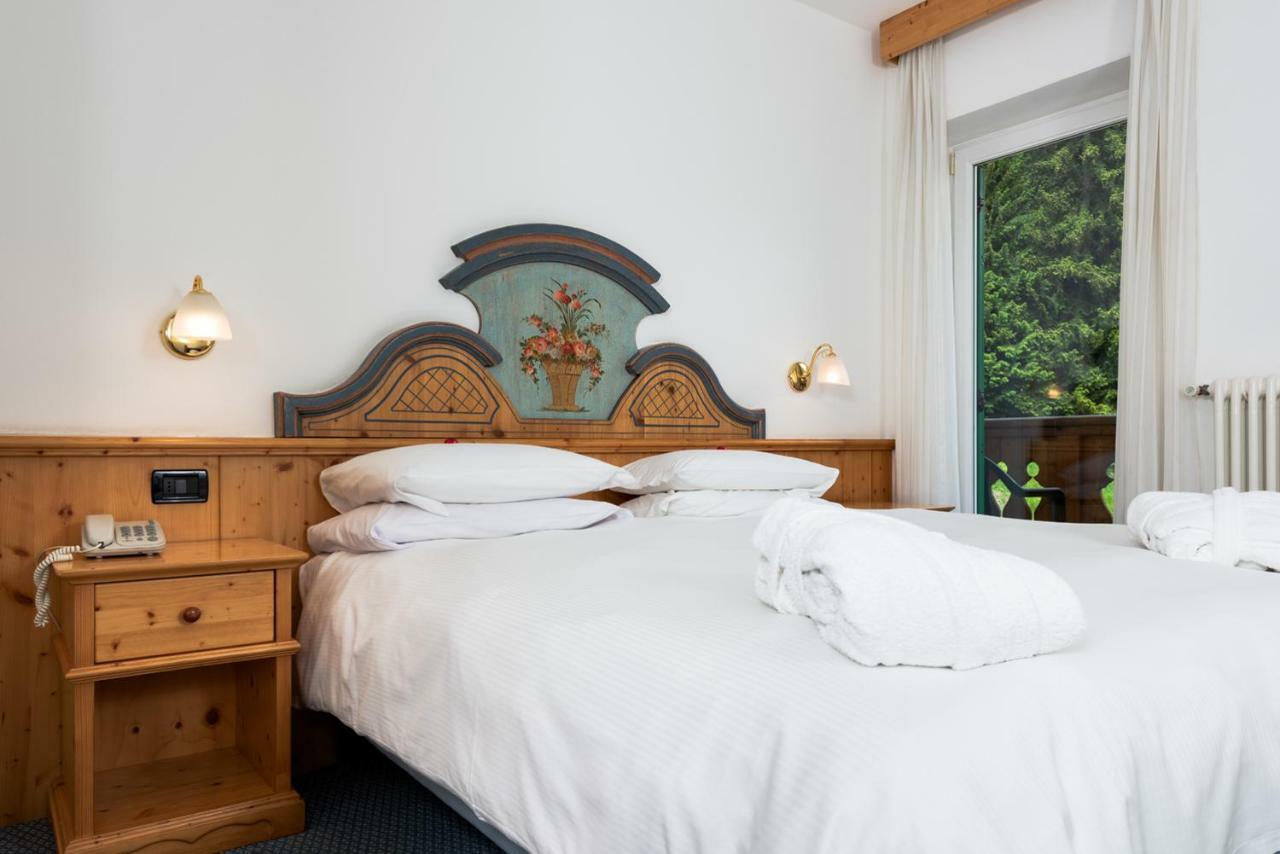 Hotel Valacia Поца ди Фаса Екстериор снимка